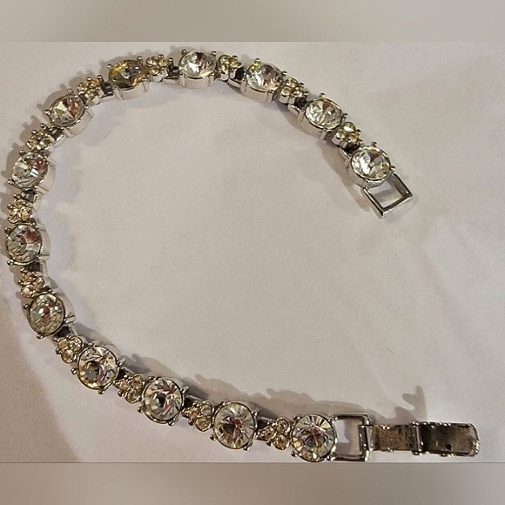 Vintage Signed Trifari Shield Link Bracelet Silver-Tone Rhodium 1950's-1960's?